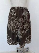 Load image into Gallery viewer, Embroidered skirt: Size S