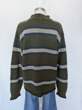 Load image into Gallery viewer, Guess jumper: Size XL