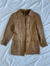 गैलरी व्यूवर में इमेज लोड करें, 70s leather jacket: Size 8