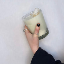 Load image into Gallery viewer, Whiskey &amp; woodsmoke candle
