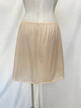 Load image into Gallery viewer, Woolworths skirt: Size M