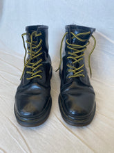 Load image into Gallery viewer, Dr Martens boots: Size 6 / 37