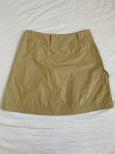 Load image into Gallery viewer, Ruby skirt: Size 8