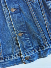 Load image into Gallery viewer, Levis jacket: Size 42R