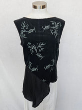 Load image into Gallery viewer, Megan Salmon top: Size 12