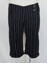 Load image into Gallery viewer, Supre pants: Size 6