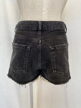 Load image into Gallery viewer, Distressed shorts: Size 10