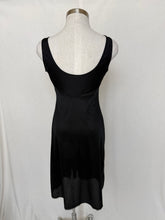 Lade das Bild in den Galerie-Viewer, Intrigue dress: Size 12