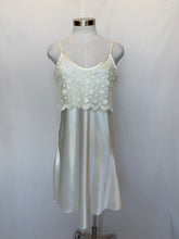 गैलरी व्यूवर में इमेज लोड करें, Adora dress: Size 12