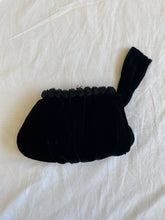 Load image into Gallery viewer, Velvet purse