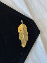 Load image into Gallery viewer, Feather necklace