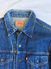 Load image into Gallery viewer, Levis jacket: Size 42R