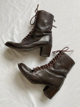 Load image into Gallery viewer, Vintage boots: Size 37