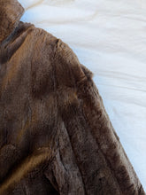 Load image into Gallery viewer, Fur coat: Size XL