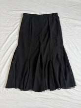 Load image into Gallery viewer, Classique skirt: Size 16