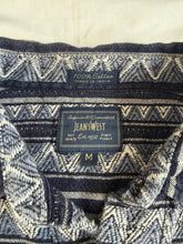 Load image into Gallery viewer, Jeanswest shirt: Size M