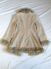 Load image into Gallery viewer, Spiral coat: Size 8