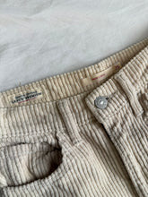 Load image into Gallery viewer, Levis pants: Size 25