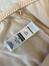 Load image into Gallery viewer, Woolworths skirt: Size M