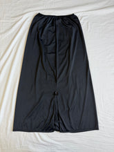 Lade das Bild in den Galerie-Viewer, Essence skirt: Size 14