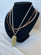 Load image into Gallery viewer, Feather necklace