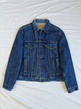 Load image into Gallery viewer, Levis jacket: Size 42R