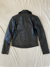 गैलरी व्यूवर में इमेज लोड करें, Barneys leather jacket: Size 10