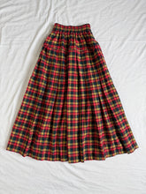 Lade das Bild in den Galerie-Viewer, Studio 54 skirt: Size XS