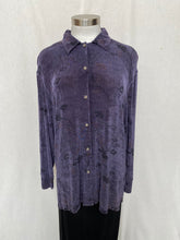 Lade das Bild in den Galerie-Viewer, Yourself shirt: Size 16