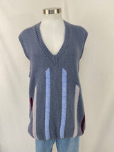 गैलरी व्यूवर में इमेज लोड करें, Handmade vest: Size 12