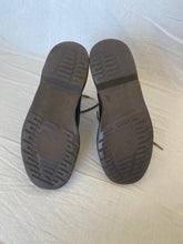 Load image into Gallery viewer, Dr Martens boots: Size 6 / 37