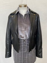 गैलरी व्यूवर में इमेज लोड करें, Barneys leather jacket: Size 10