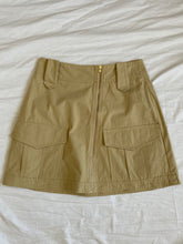 Load image into Gallery viewer, Ruby skirt: Size 8