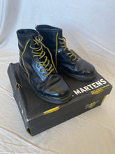 Load image into Gallery viewer, Dr Martens boots: Size 6 / 37