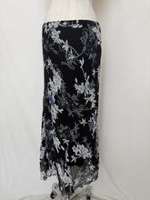 Load image into Gallery viewer, Ella J skirt: Size 16