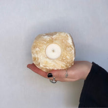 Load image into Gallery viewer, Lavender calcite candle