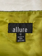 Load image into Gallery viewer, Allure top: Size 12