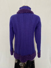 Load image into Gallery viewer, Handmade jumper: Size M