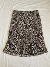 Load image into Gallery viewer, Suzanne Grae skirt: Size 2XL