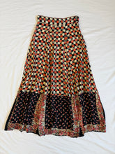 Lade das Bild in den Galerie-Viewer, Oasis skirt: Size 8