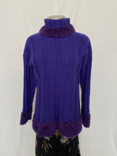 Load image into Gallery viewer, Handmade jumper: Size M