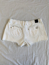 Load image into Gallery viewer, Gum shorts: Size 12