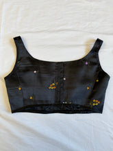 Load image into Gallery viewer, Handmade crop top: Size 6