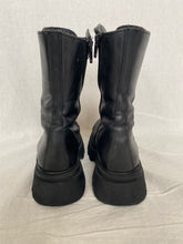 Load image into Gallery viewer, Alohas boots: Size 37