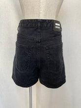 Load image into Gallery viewer, Dr Denim shorts: Size 31 / 12