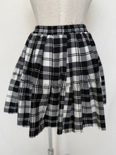Lade das Bild in den Galerie-Viewer, Tartan skirt: Size XS