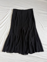 Load image into Gallery viewer, Classique skirt: Size 16