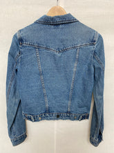 Load image into Gallery viewer, Pull &amp; Bear jacket: Size M
