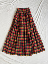 Lade das Bild in den Galerie-Viewer, Studio 54 skirt: Size XS