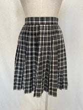 Load image into Gallery viewer, Paulls skirt: Size 12